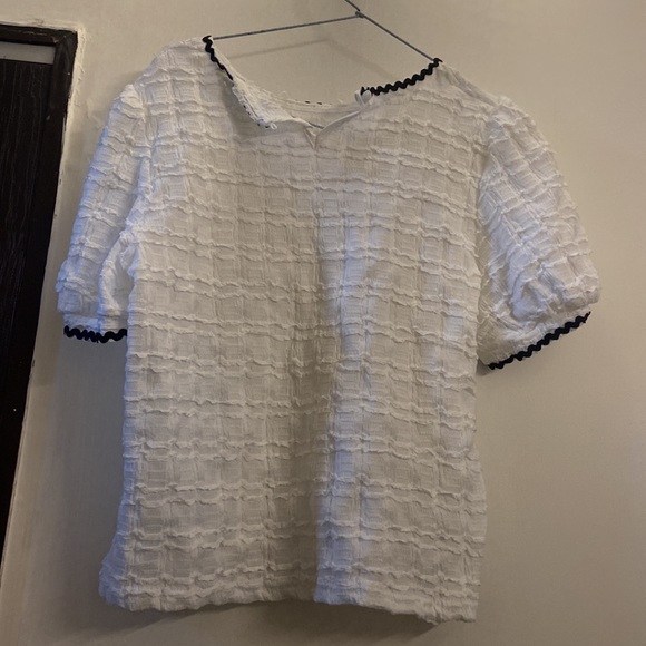 Korean style top(bought it from South Korea) - Picture 2 of 2